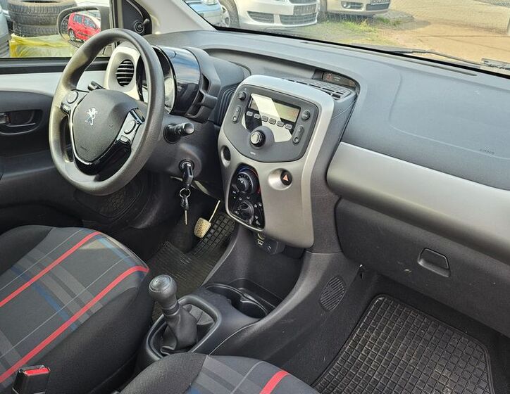Peugeot 108 9