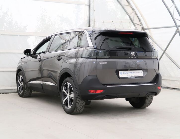 Peugeot 5008 8