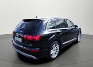 Audi Q7 4