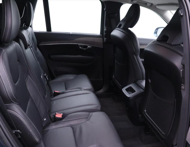 Volvo XC90 16