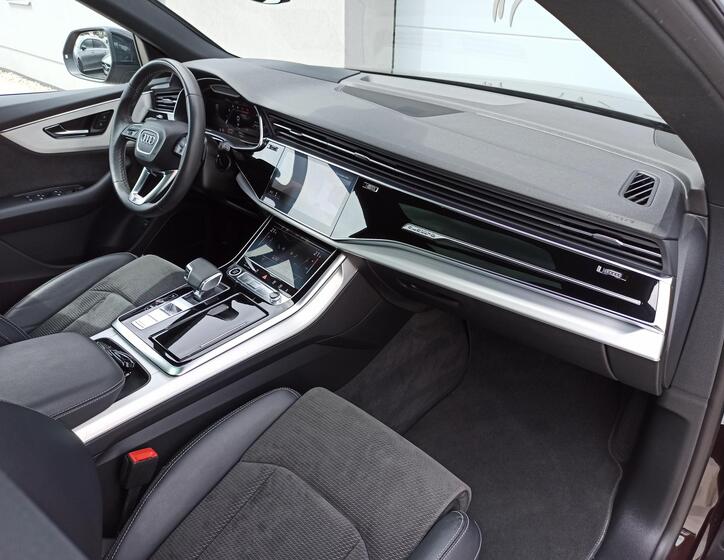 Audi Q8 12