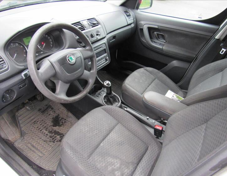 Škoda Roomster 9