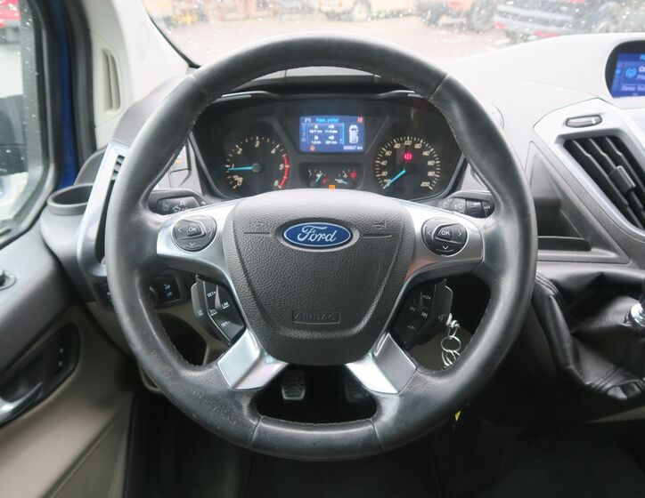 Ford Tourneo Custom 12