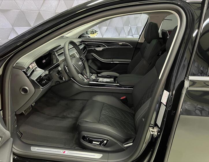 Audi S8 9