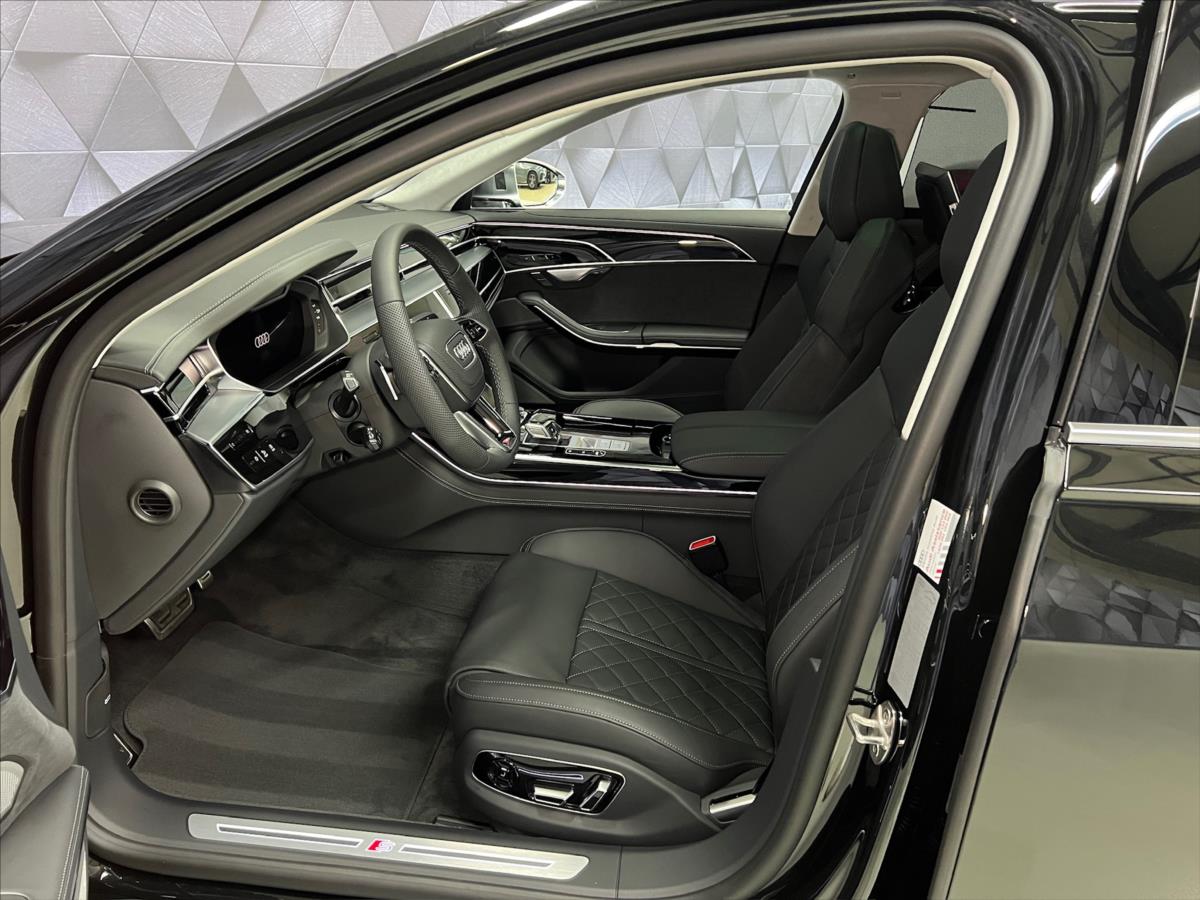 Audi S8
