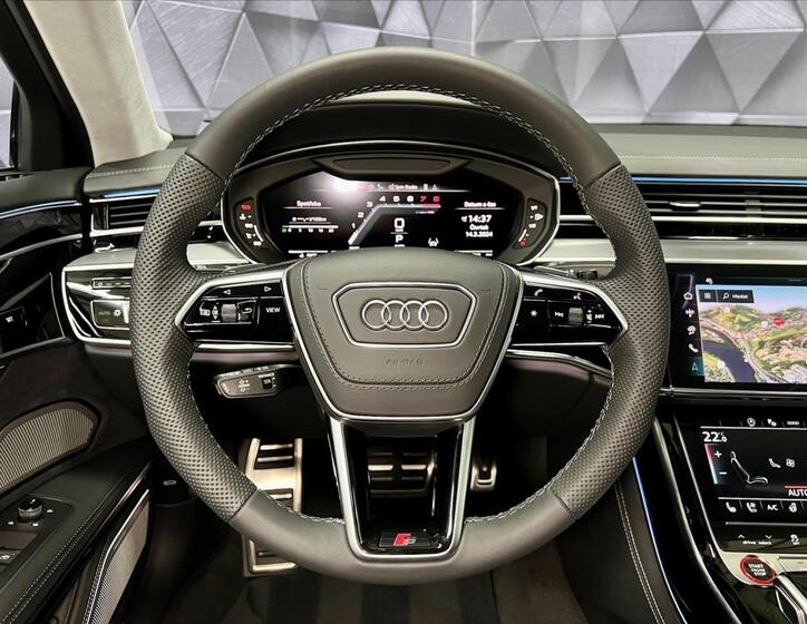 Audi S8 11