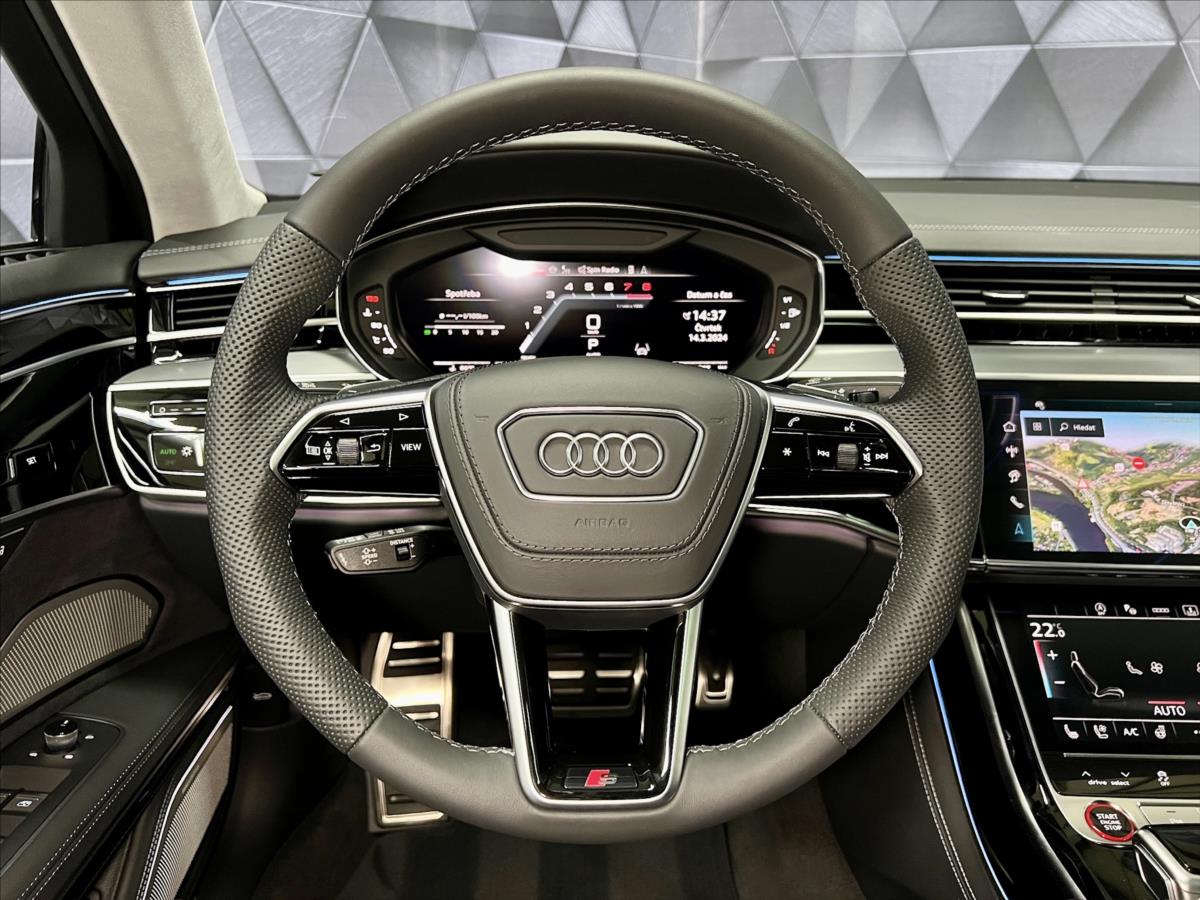 Audi S8