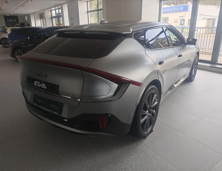 KIA EV6 4