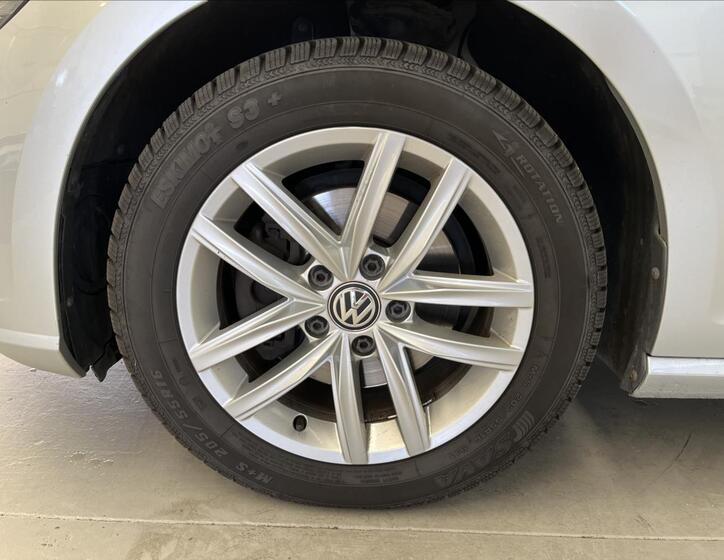Volkswagen Golf 33