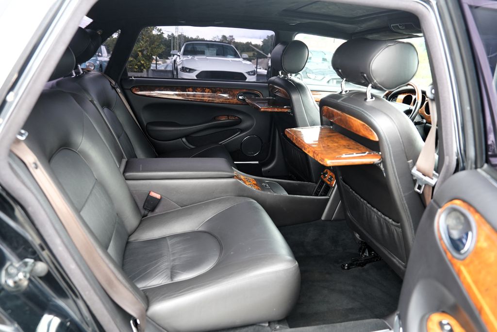 Jaguar XJR