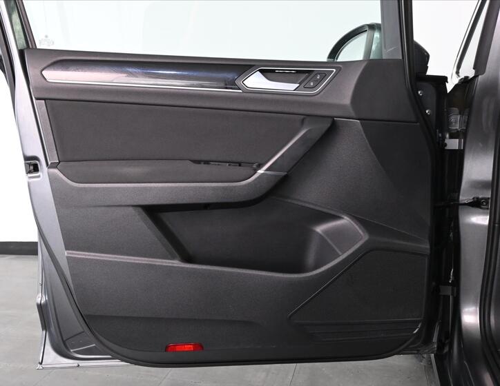 Volkswagen Touran 25