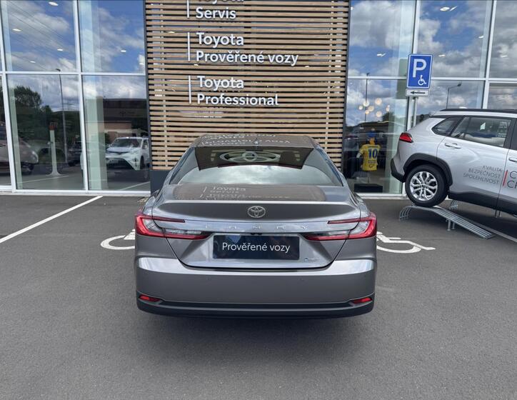 Toyota Camry 15