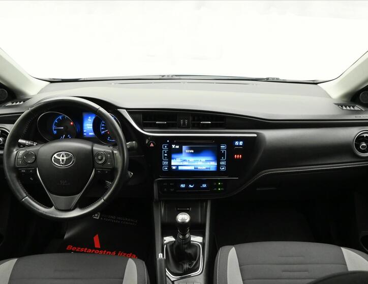 Toyota Auris 15