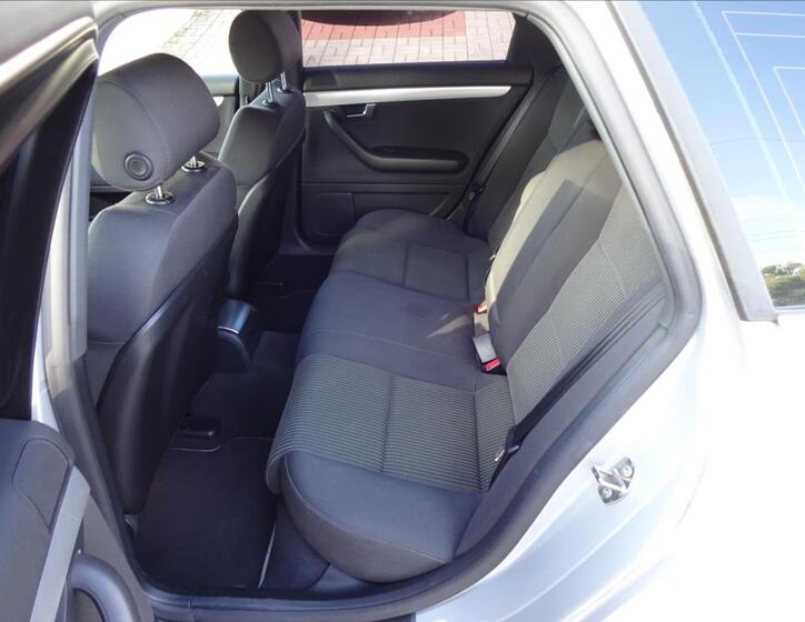 Audi A4 24