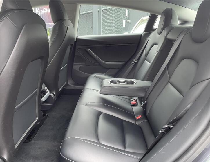 Tesla Model 3 31