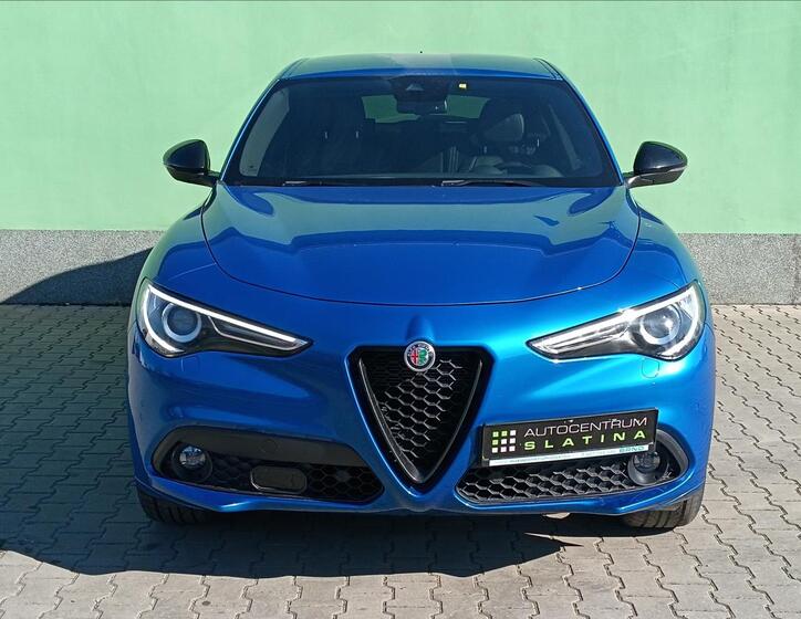 Alfa Romeo Stelvio 10