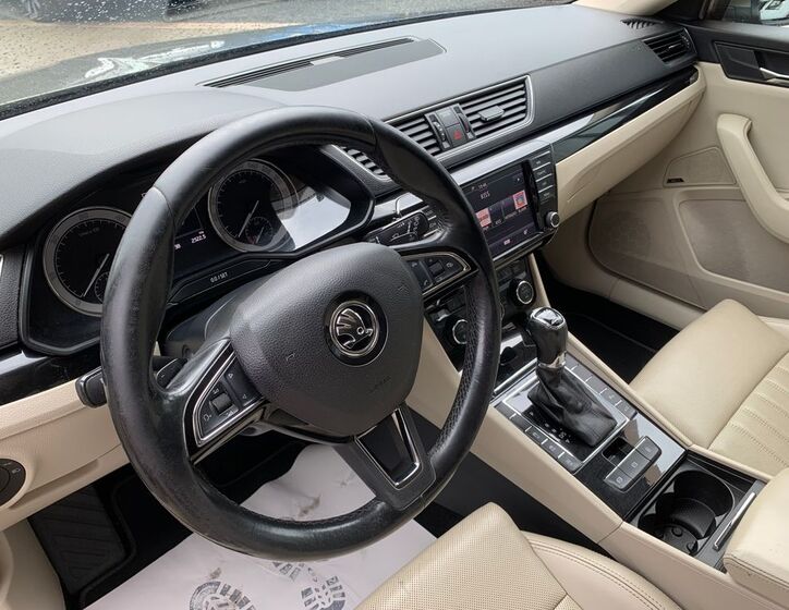 Škoda Superb 16