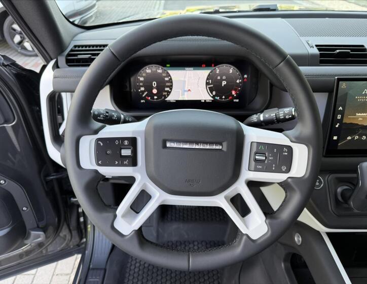 Land Rover Defender 12