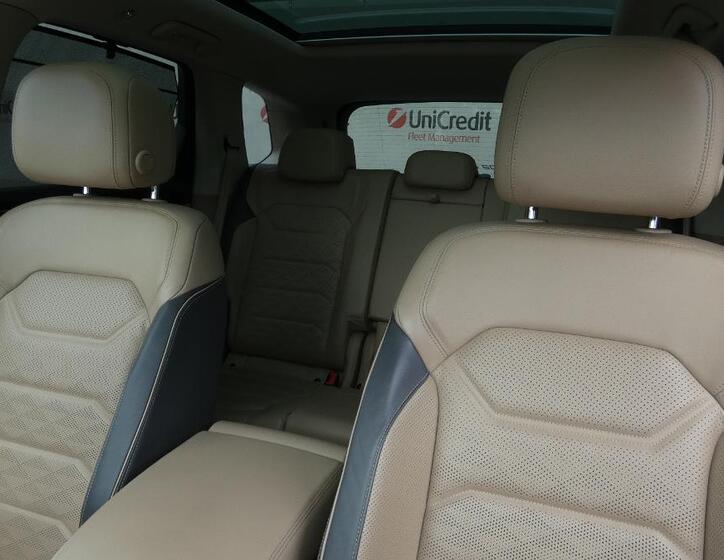 Volkswagen Touareg 7