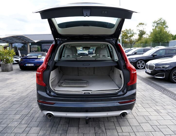Volvo XC90 11