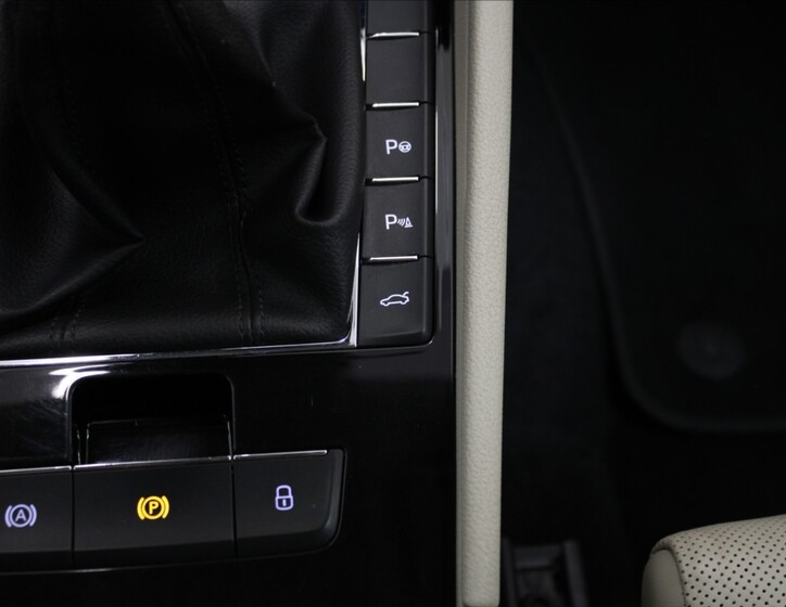 Škoda Superb 22