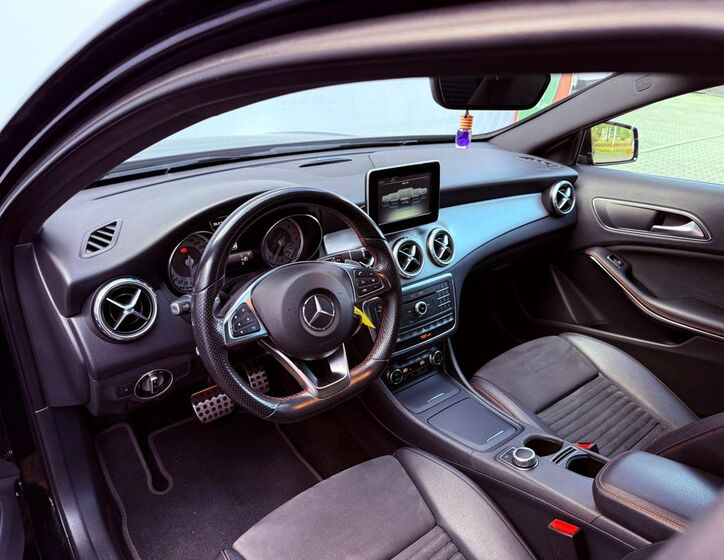 Mercedes-Benz GLA 16