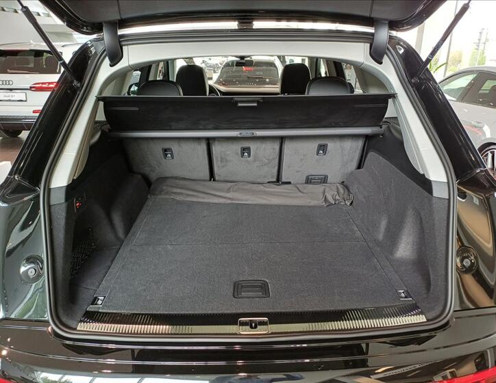 Audi Q7 11
