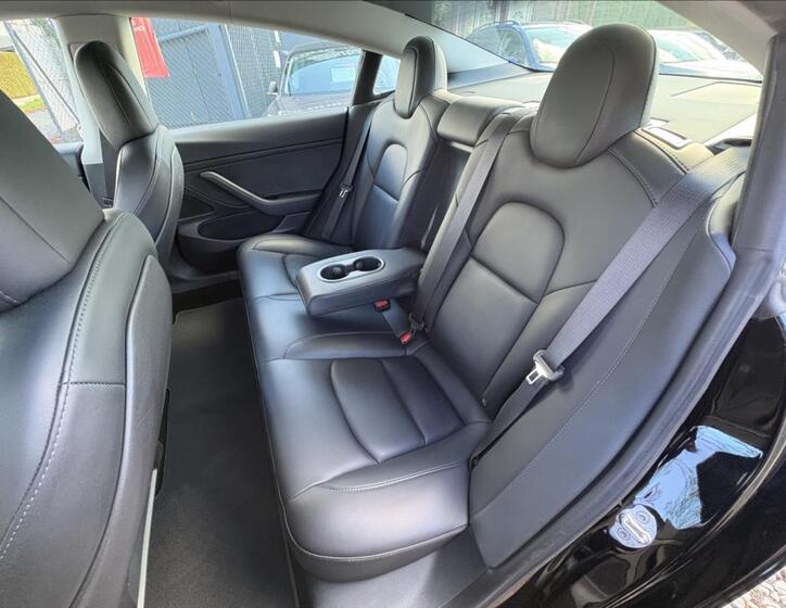 Tesla Model 3 36