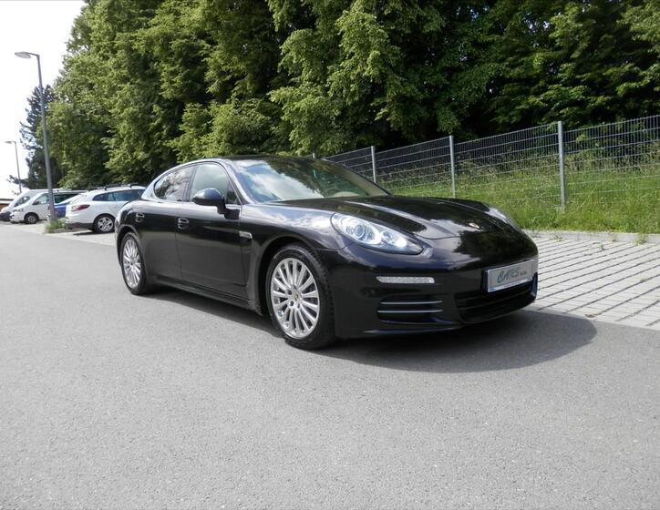 Porsche Panamera 5