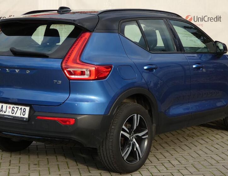 Volvo XC40 3