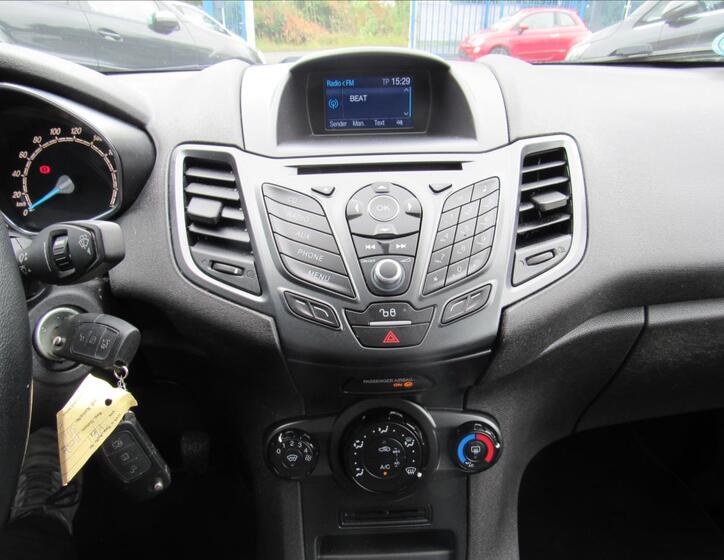 Ford Fiesta 15