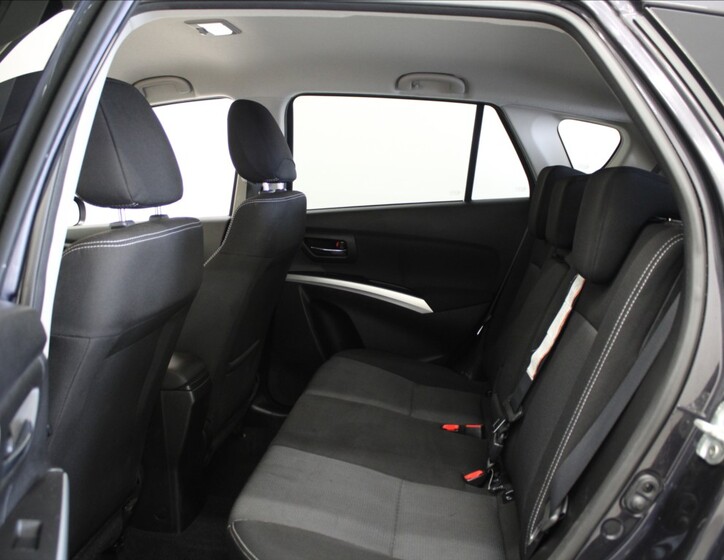 Suzuki SX4 S-Cross 7