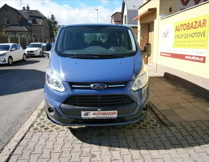 Ford Tourneo Custom 2