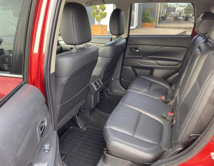 Mitsubishi Outlander 12