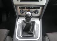 Volkswagen Passat 9