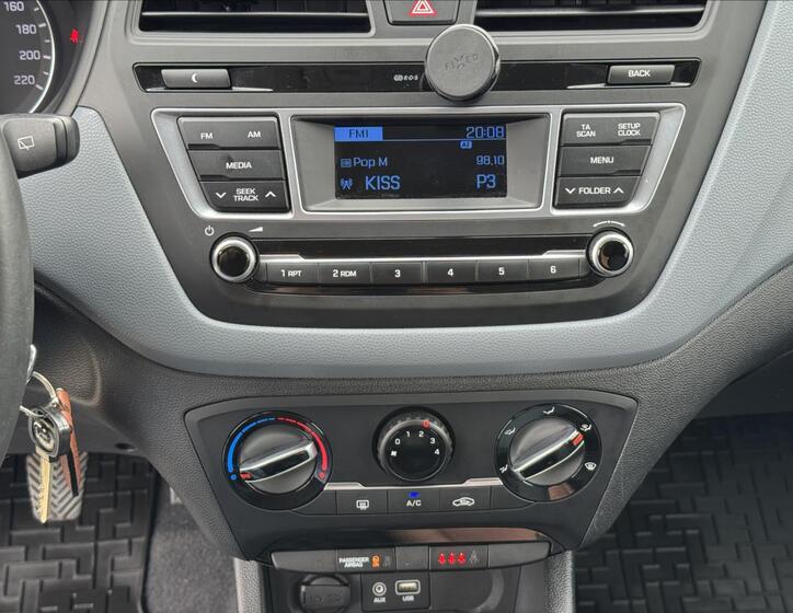 Hyundai i20 15