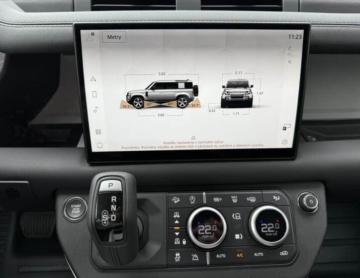 Land Rover Defender 21