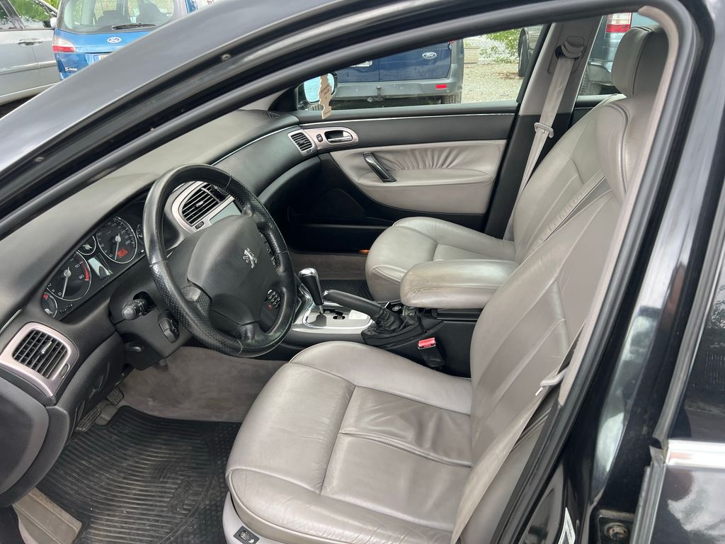 Peugeot 607