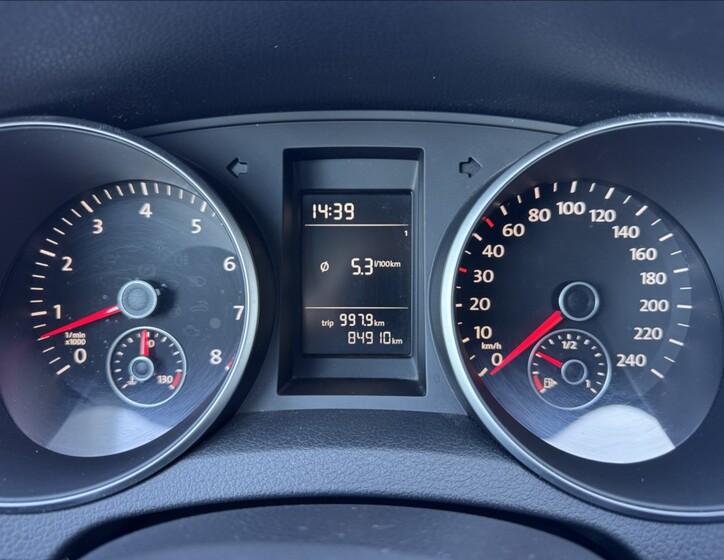 Volkswagen Golf 32