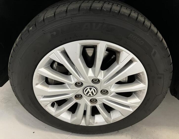 Volkswagen Caravelle 26