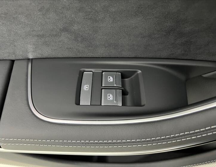 Audi S8 25