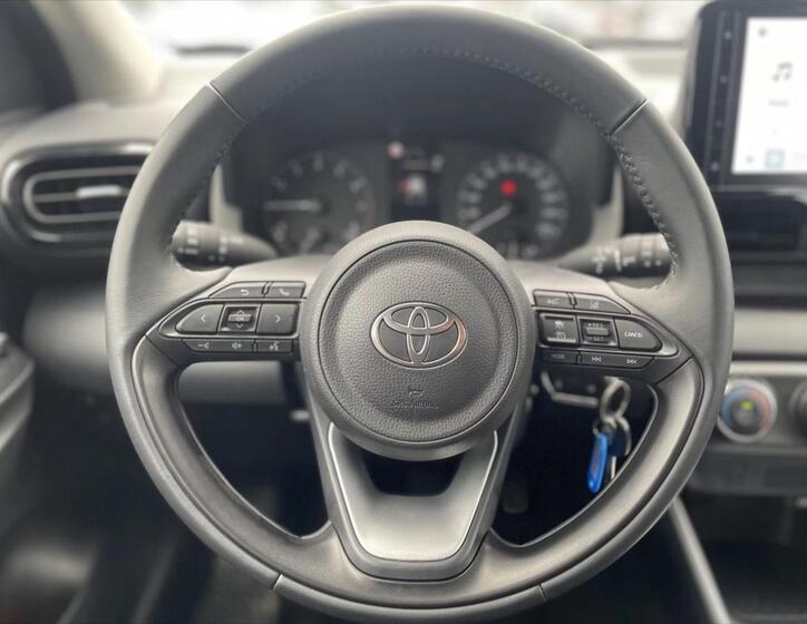 Toyota Yaris 9