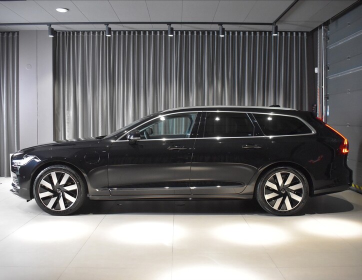Volvo V90 2
