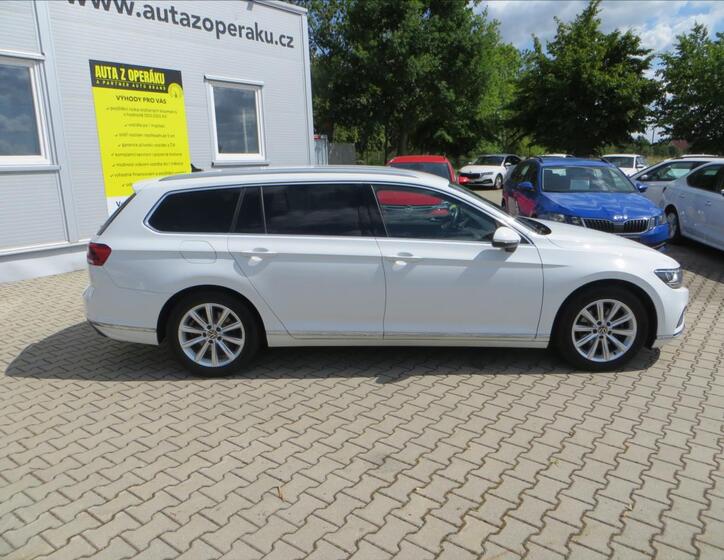 Volkswagen Passat 10