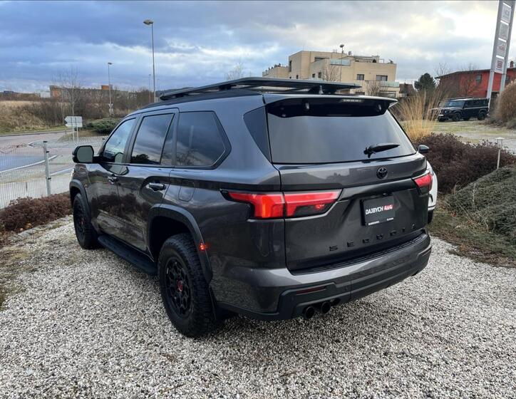 Toyota Sequoia 6