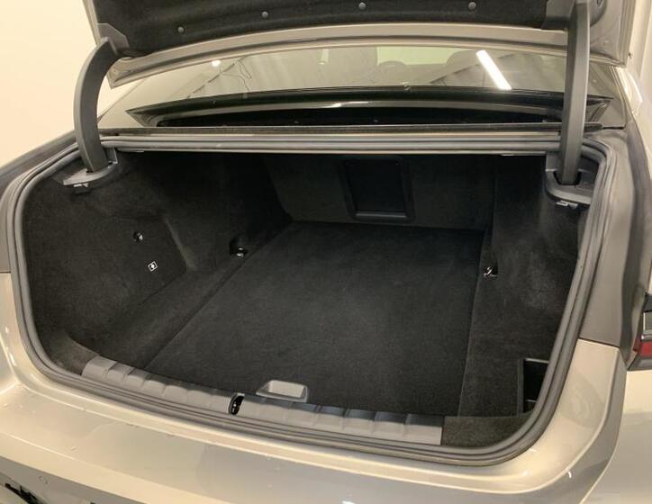BMW i7 10