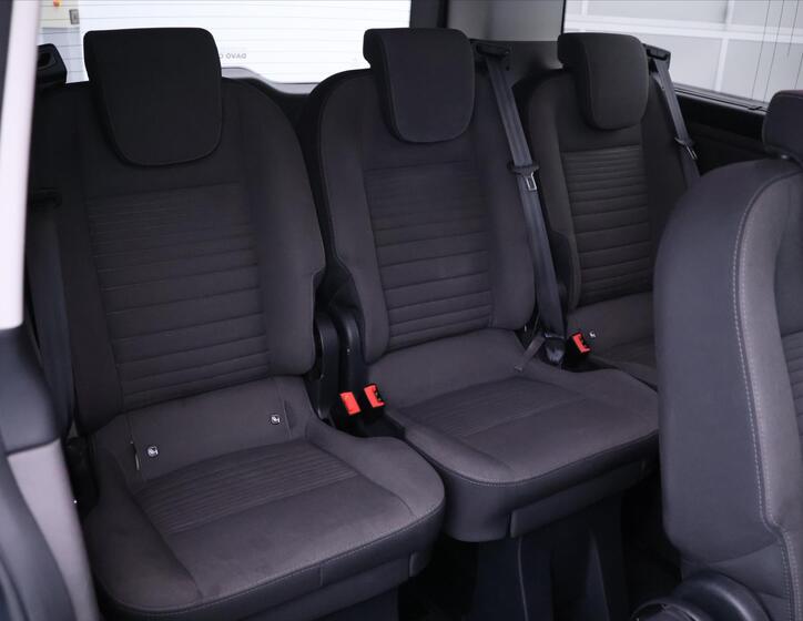 Ford Tourneo Custom 14