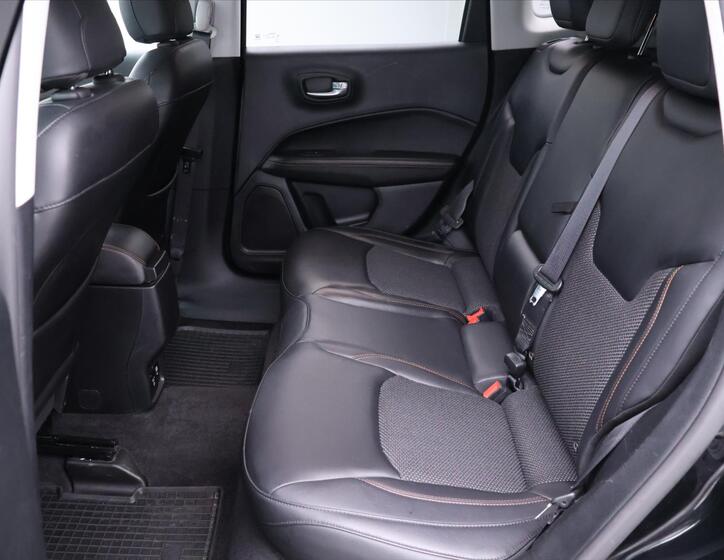 Jeep Compass 15
