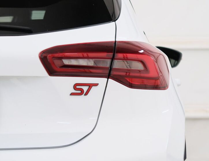 Ford Focus 9