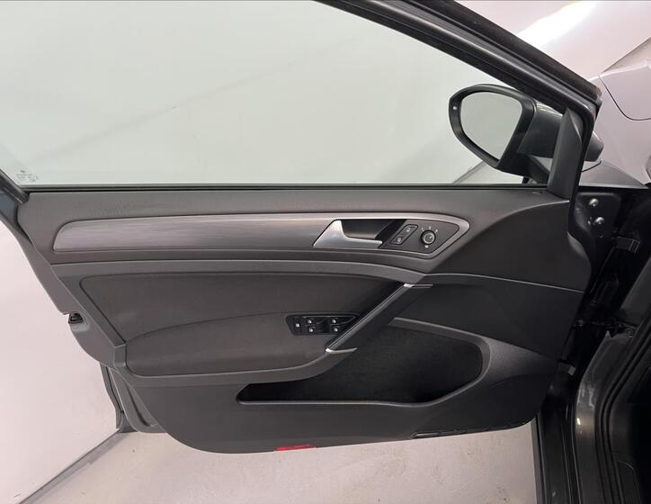 Volkswagen Golf 26